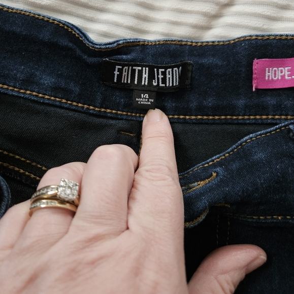 FAITH JEANS Women's Blue Jeans. Size 14 - Picture 4 of 7
